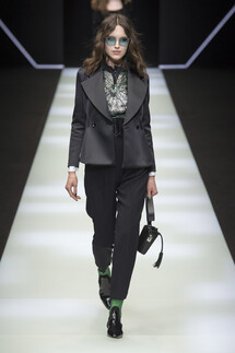 Emporio Armani Fall 2018 Ready-to-Wear , Emporio Armani осень зима 2018 , Fashion show , неделя моды в Милане , MFW , Mainstyles